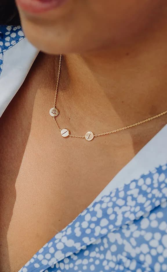 Ketting met 3 bedels | Gepersonaliseerde ketting met 3 initialen of geboortestenen | gftd. jewelry