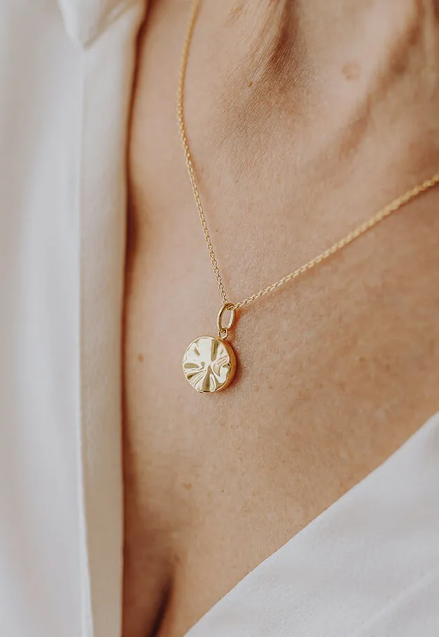 Asjuweel 'Sea' | Ashanger met golfmotief in zilver of goud | gftd. jewelry