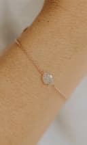 Asjuweel armband ovale herinneringssteen 7x5mm gedragen aan de pols rosé verguld gftd. jewelry