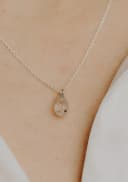 Herinneringssteen ketting Druppel as omgevormd tot druppelvormige steen zilver gftd. jewelry