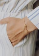 Initialen armband 2 bedels letters op maat geelgoud verguld gftd. jewelry
