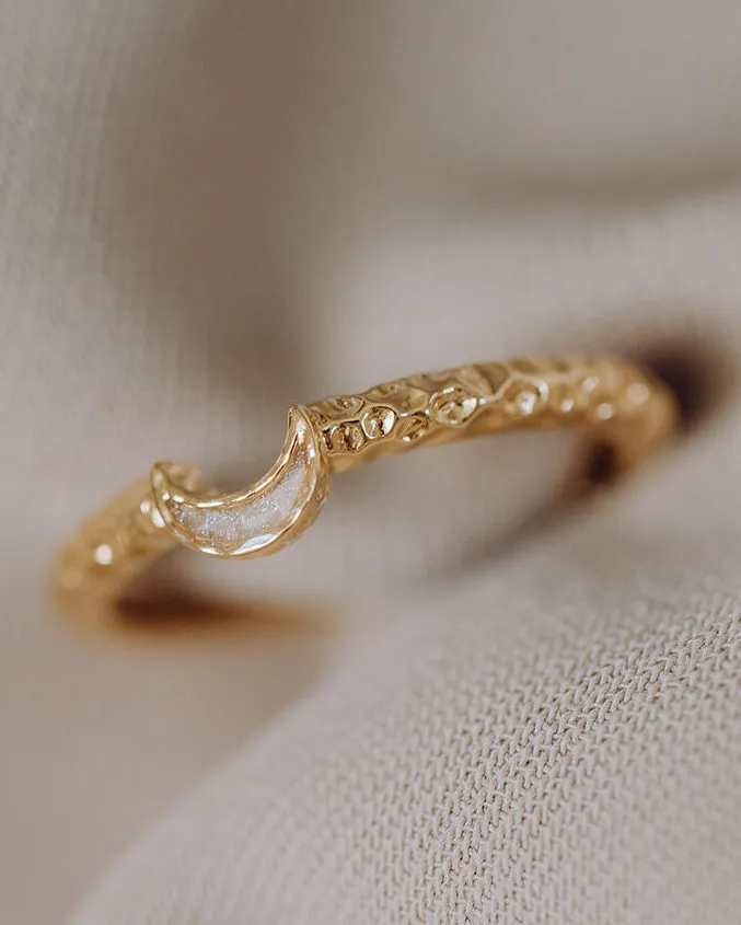 Asring 'Moon' | Maanring met as verwerkt | gftd. jewelry