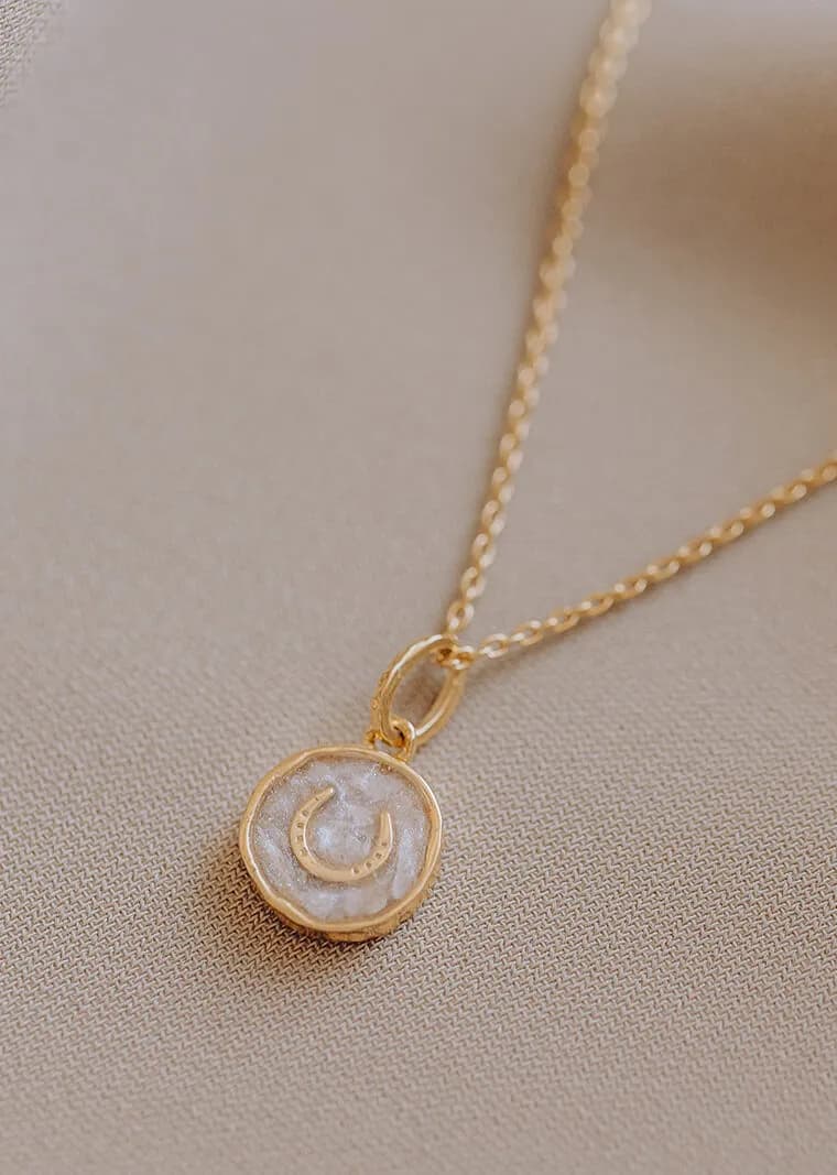 Asjuweel ketting 'Hoefijzer' | As verwerkt in gelukssymbool | gftd. jewelry