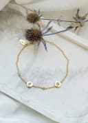 Armband met 4 bedels | Gepersonaliseerde letterarmband met 4 initialen of geboortestenen | gftd. jewelry