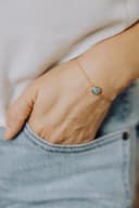 Asjuweel armband 'Round' | As verwerkt in ronde bedel aan de pols | gftd. jewelry