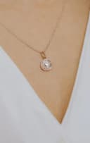 Asjuweel ketting My Heart gedragen — hartjeshanger met as in rosé
