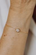 Asjuweel armband 'Round' | As verwerkt in ronde bedel aan de pols | gftd. jewelry