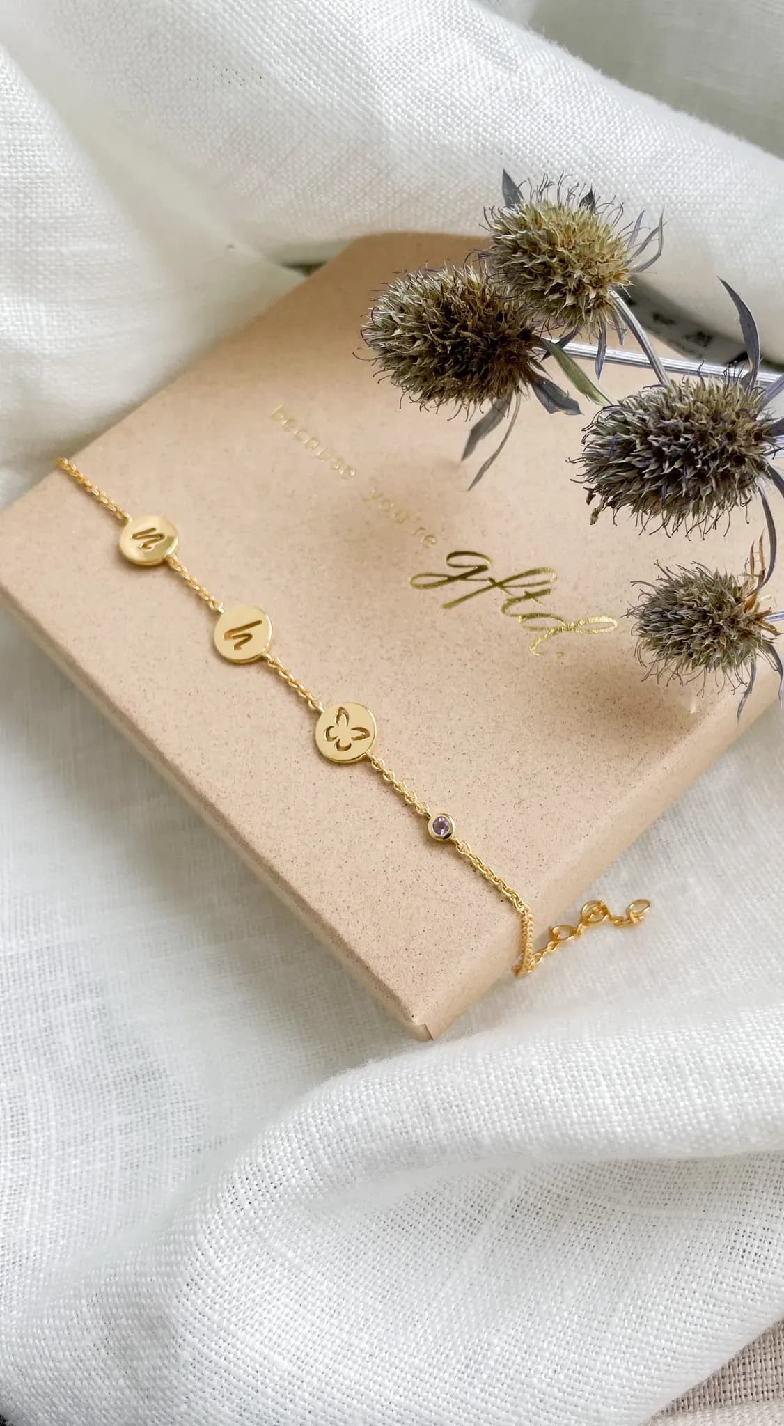 Armband met 4 bedels | Gepersonaliseerde letterarmband met 4 initialen of geboortestenen | gftd. jewelry