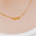 Naamketting geelverguld kleine drukletters