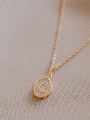 Asjuweel Memento met initiaal